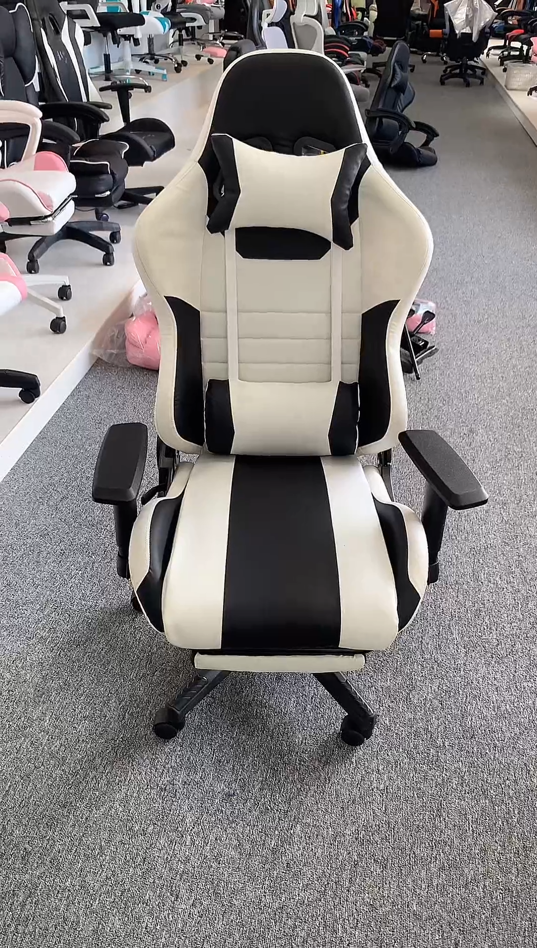 棉大版电竞椅黑白配色