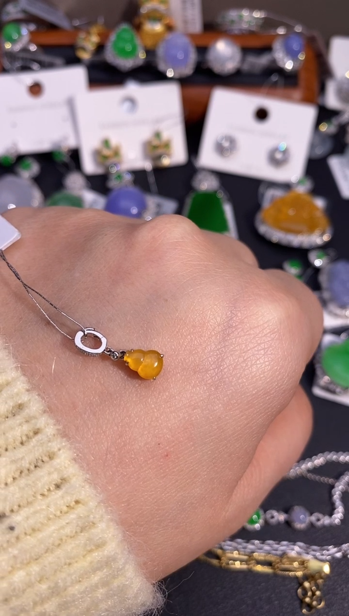 【闪购商品】翡翠吊坠(不含链)18K金镶嵌吊坠