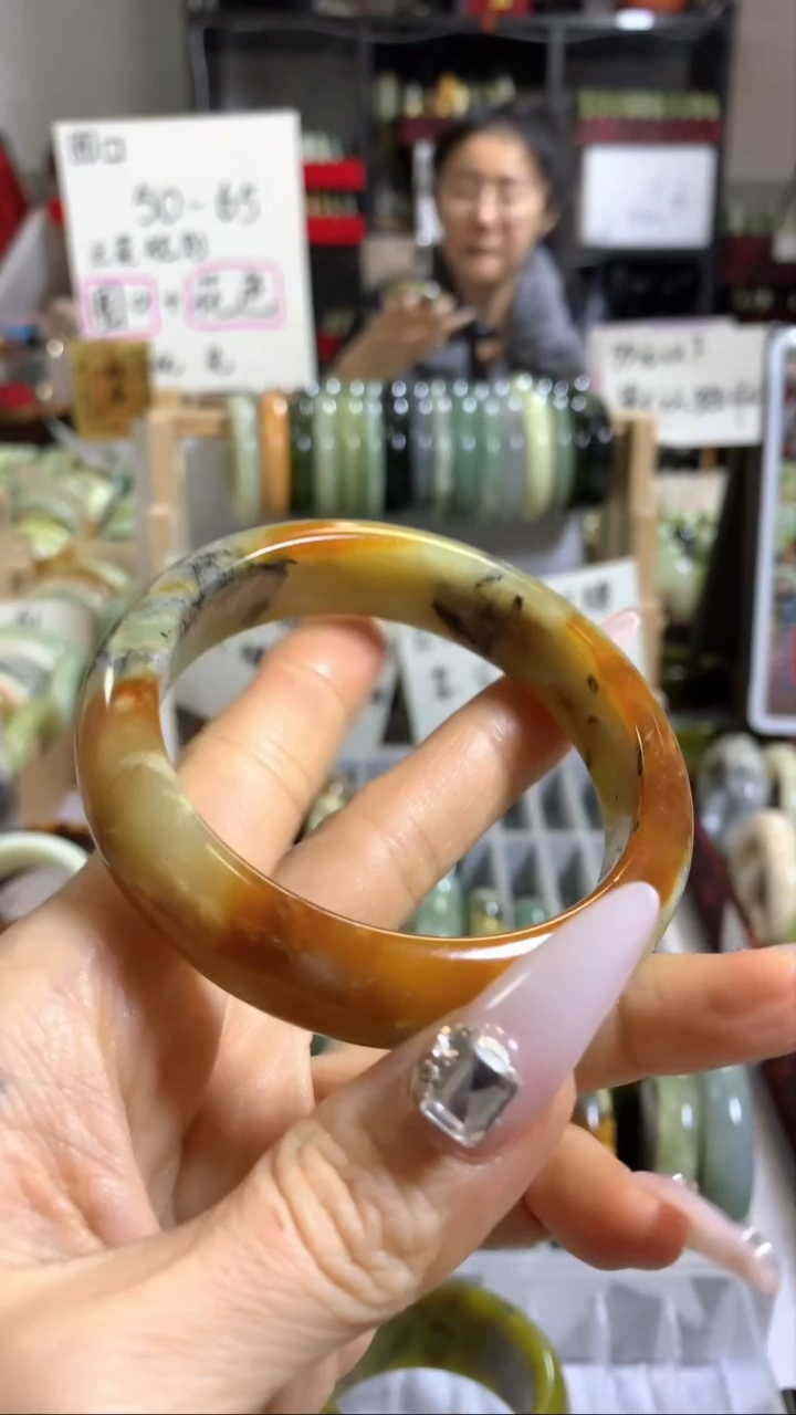 未镶嵌岫玉手镯54