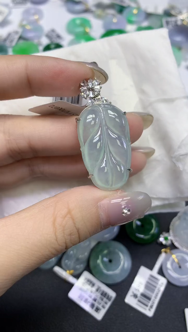 颈饰未镶嵌翡翠天然缅甸翡翠A货百元以上9元证书费自理