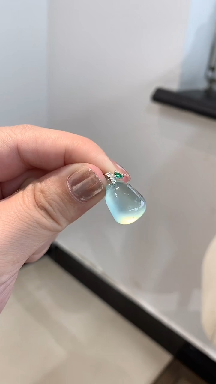 未镶嵌蛇纹石玉吊坠(不含链)福瓜