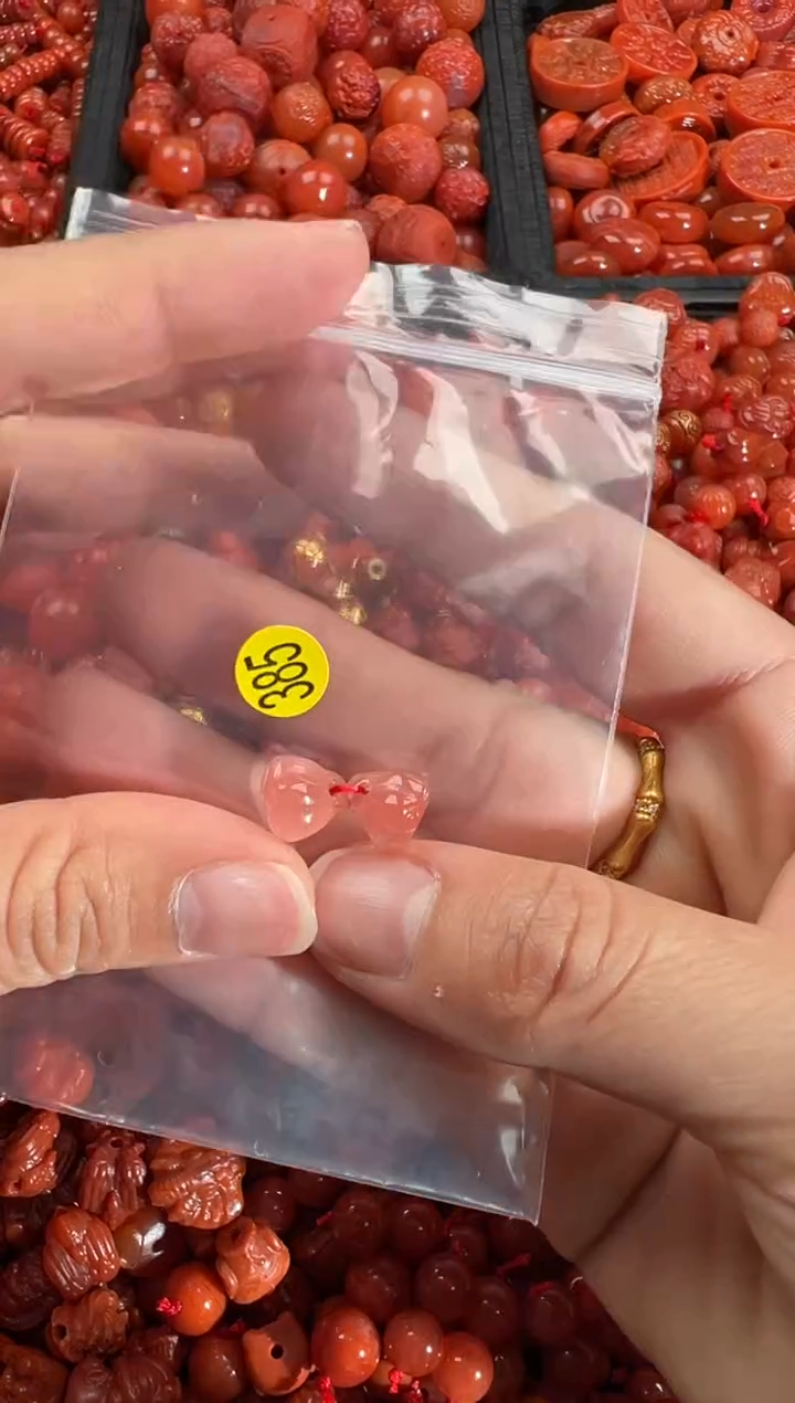 【闪购商品】南红玛瑙颈饰未镶嵌1