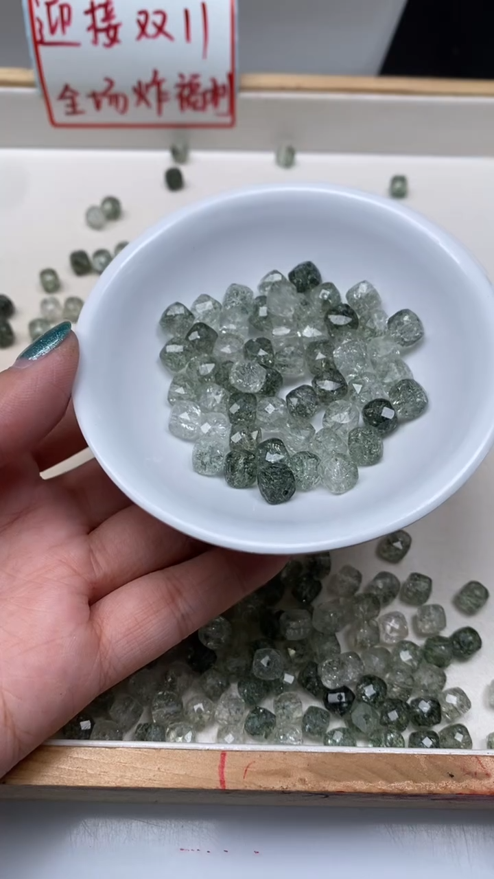 未镶嵌珠宝半成品水晶D18 绿幽灵方糖8mm10个8元