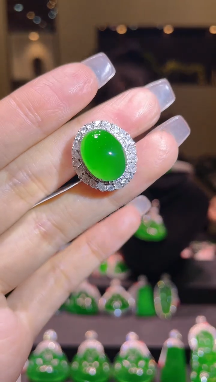 【闪购商品】翡翠吊坠(赠链)18K金镶嵌A42