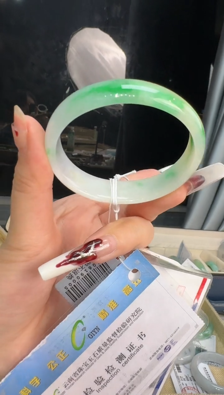 【闪购商品】翡翠手镯未镶嵌手镯