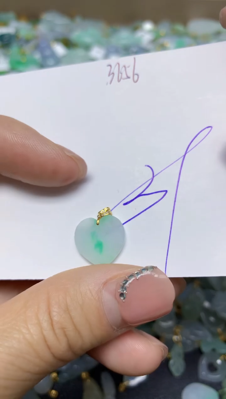 【闪购商品】翡翠挂件18K金镶嵌 天然翡翠A货