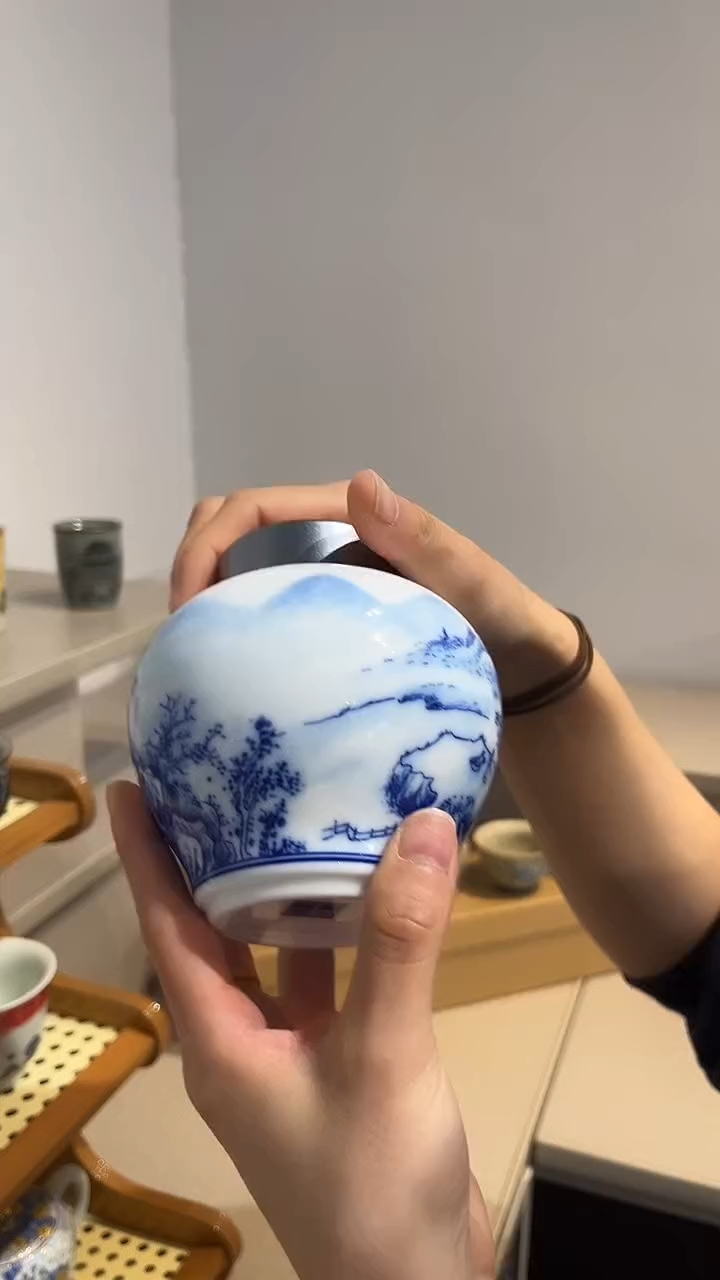 景德镇高温瓷山水茶叶罐