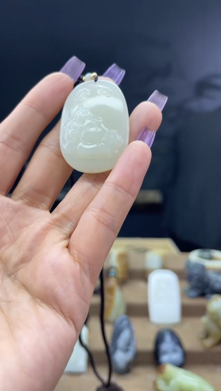 颈饰未镶嵌和田玉1