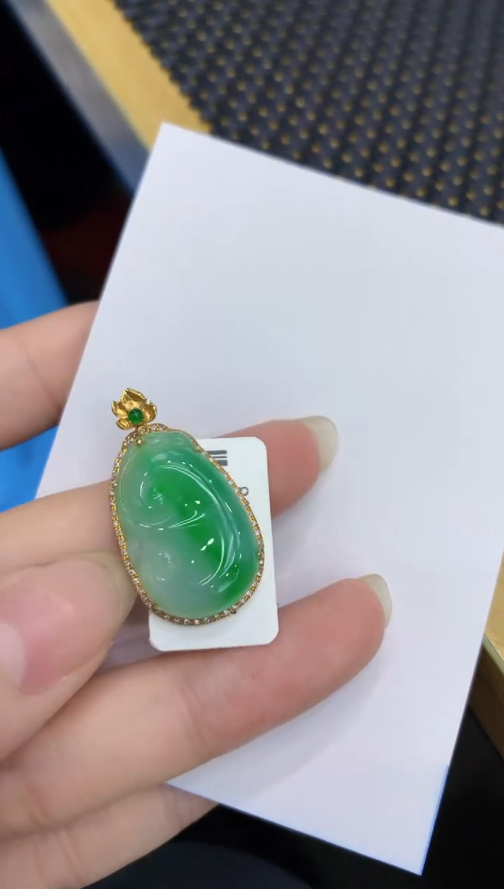 【闪购商品】翡翠颈饰18K金镶嵌8888888888