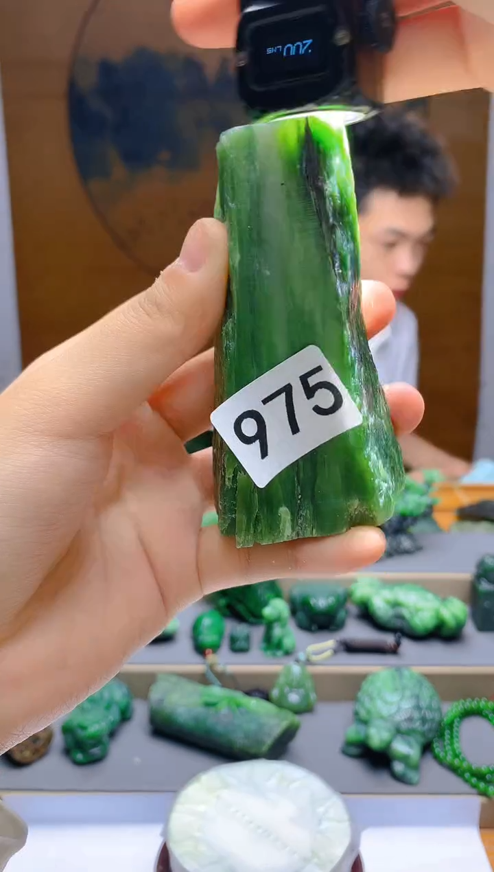 和田玉（碧玉）未镶嵌珠宝半成品1