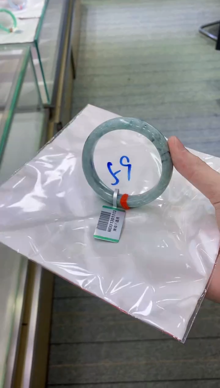 【闪购商品】翡翠手镯未镶嵌        