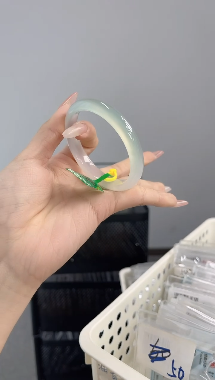 【闪购商品】玛瑙/玉髓手镯未镶嵌54-55圈