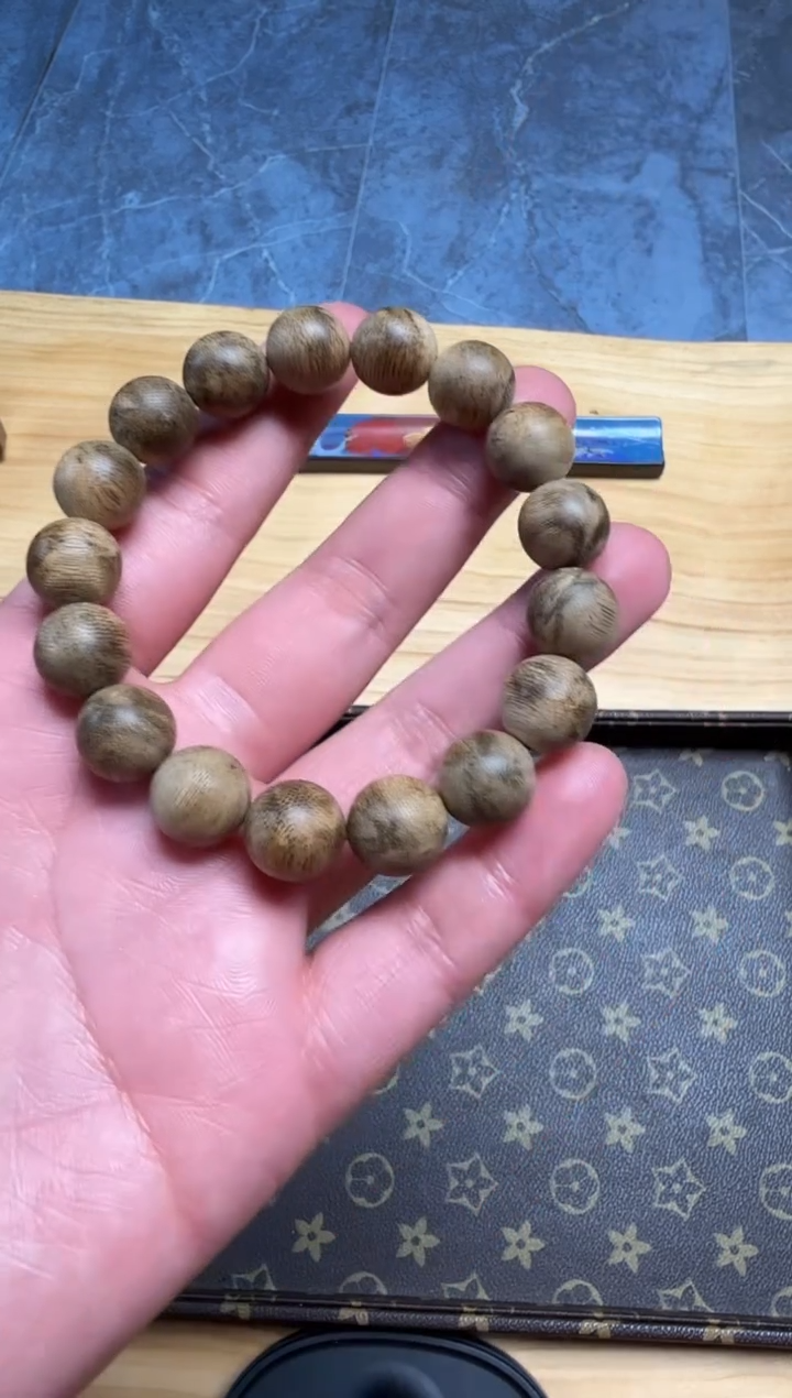 【闪购商品】沉香吊坠天然野柬埔寨1.3单圈13g+