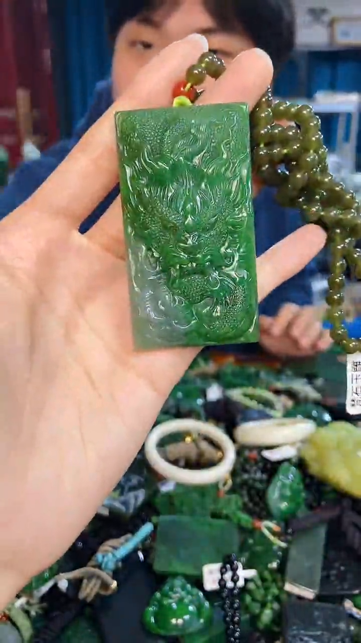 未镶嵌和田玉挂件1