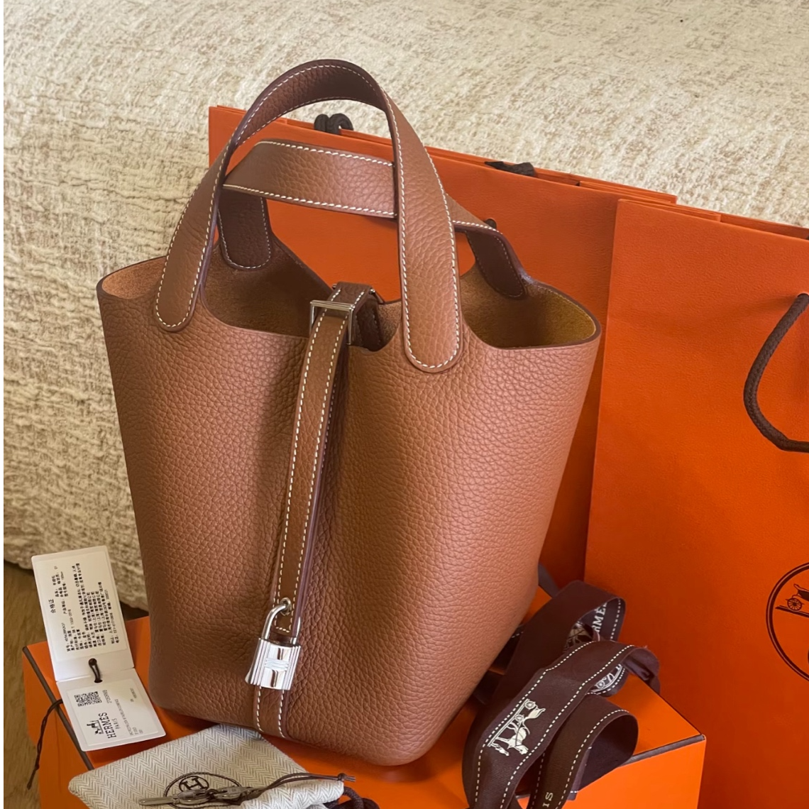 未使用 Hermes/爱马仕 展会外场！金棕银扣菜篮子包18 k刻 