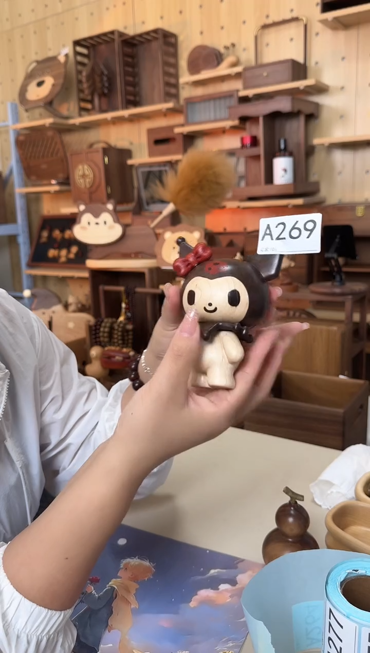 木269实木库洛米摆件