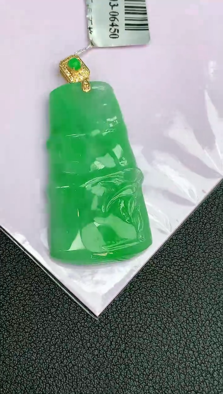 颈饰18K金镶嵌翡翠赠礼盒证书 麦麦