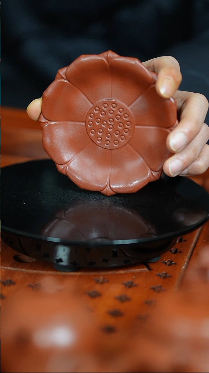 【闪购商品】紫砂茶宠朱泥刻绘莲蓬壶承薄胎