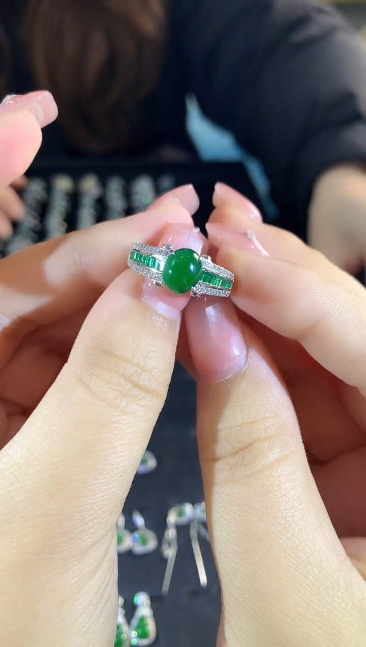 【闪购商品】翡翠戒指银S925镶嵌125zy时尚