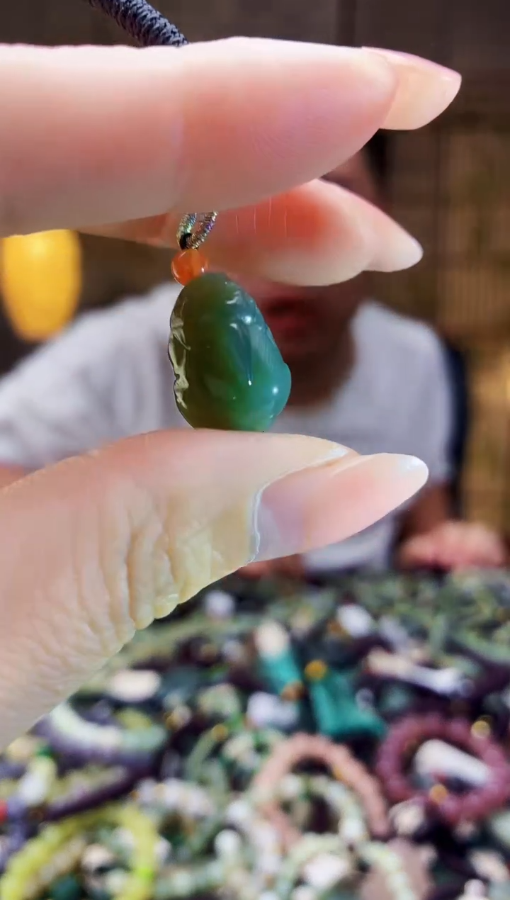 颈饰未镶嵌和田玉多样性发货，拍一发一