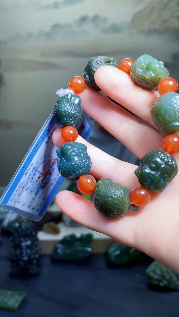 颈饰未镶嵌和田玉1