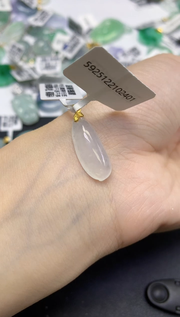 颈饰18K金镶嵌翡翠天然缅甸翡翠A货百元以上9元证书费自理