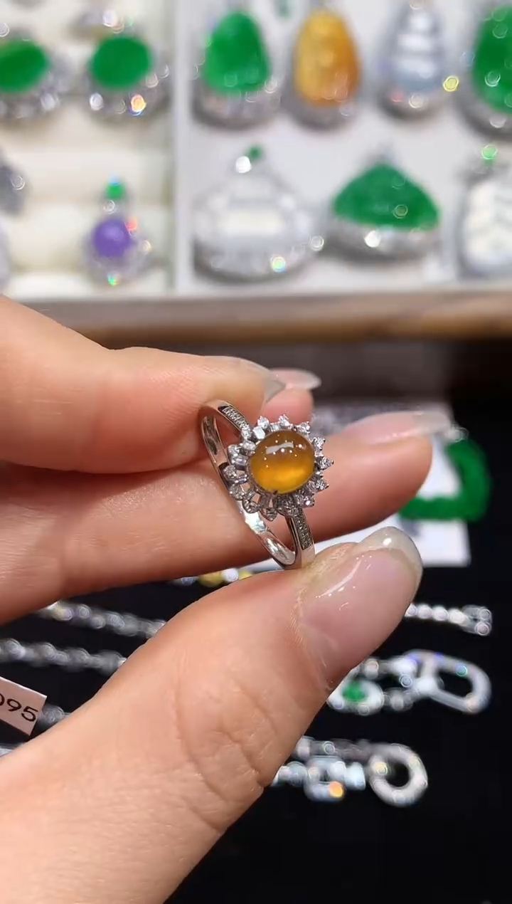 【闪购商品】翡翠戒指18K金镶嵌1207   