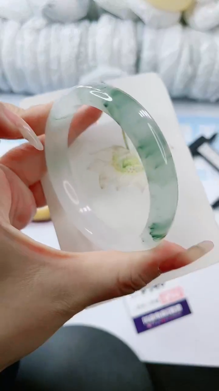 【闪购商品】石英质玉手镯未镶嵌多样性发货L740