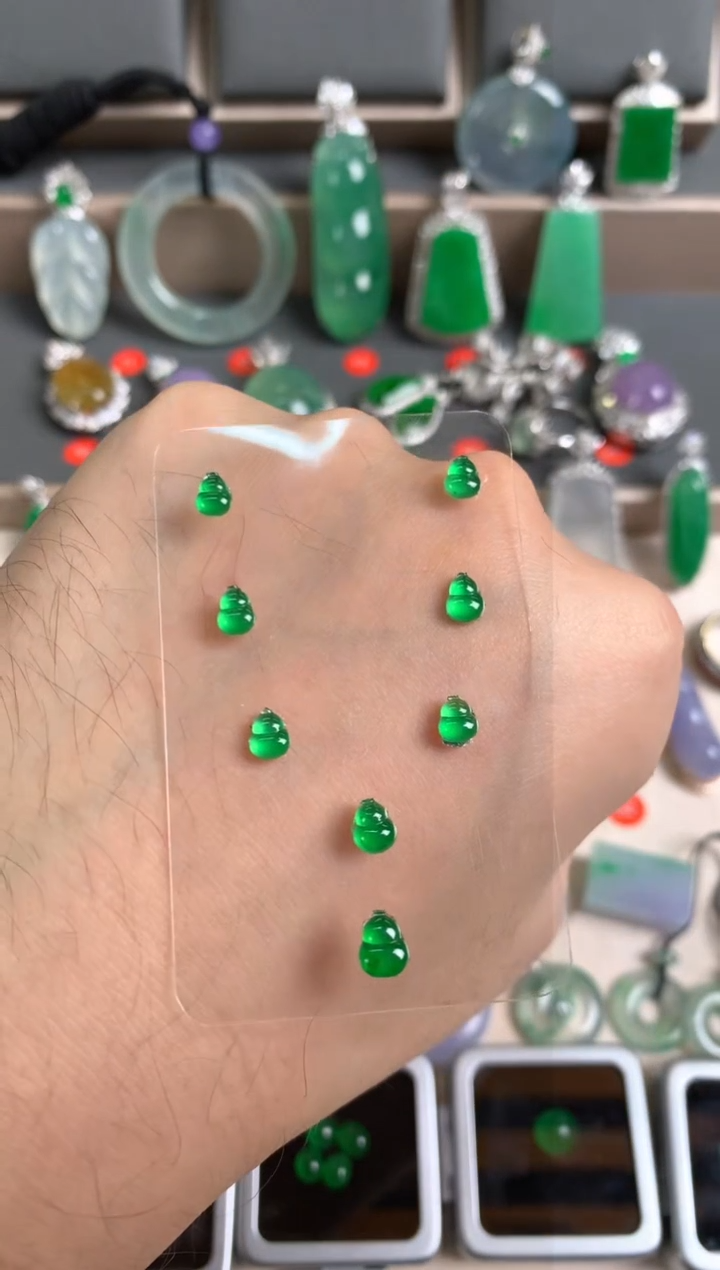 未镶嵌定制翡翠裸玉