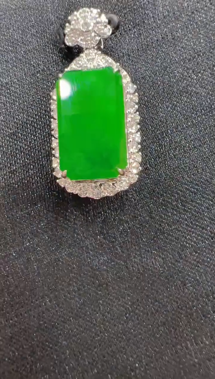 翡翠18K金镶嵌吊坠(不含链)多样性团购发一件