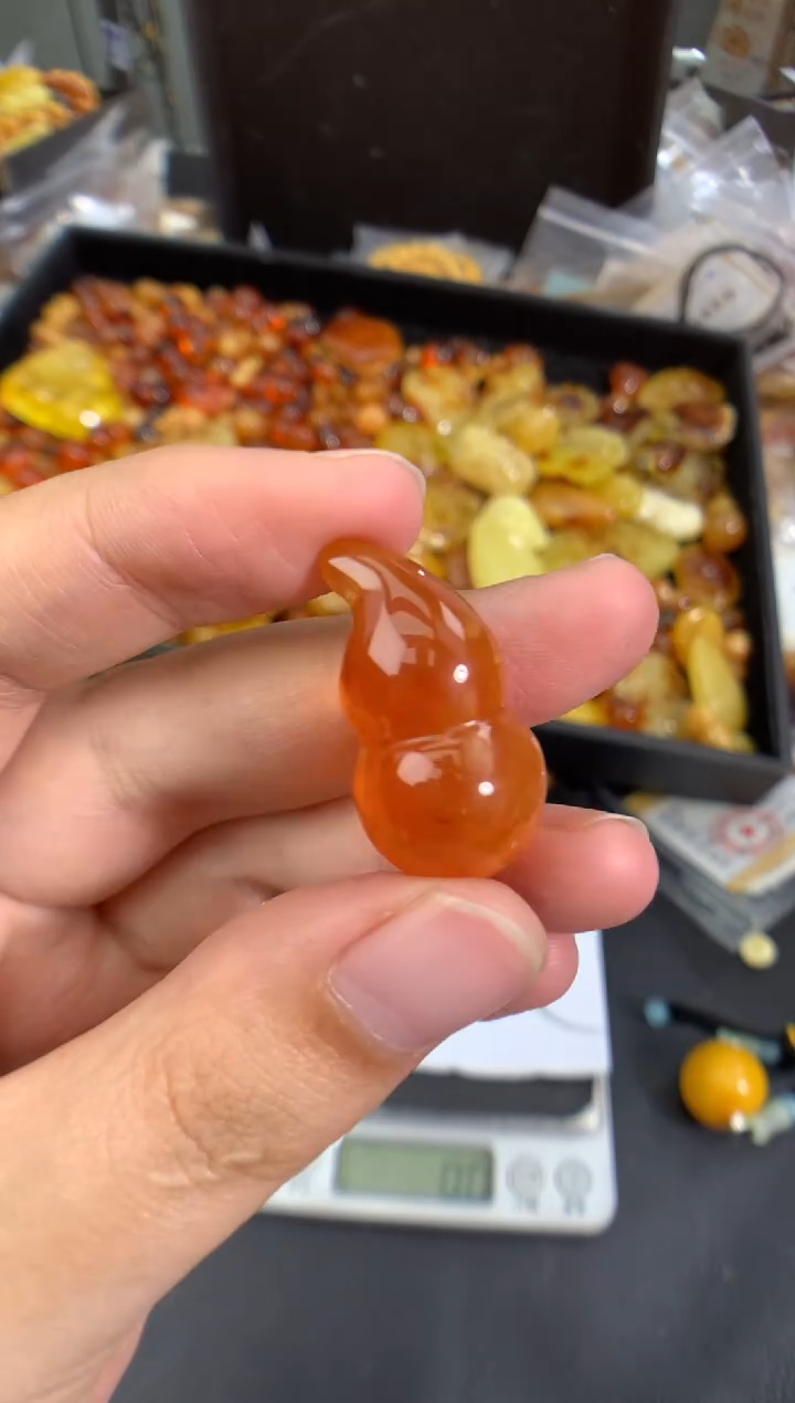 蜜蜡未镶嵌珠宝奇石1