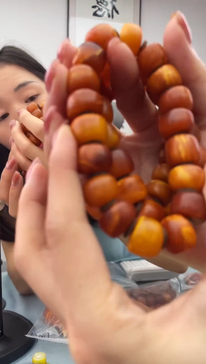 未镶嵌蜜蜡珠宝奇石假一罚十，031.15微瑕多样性发一件