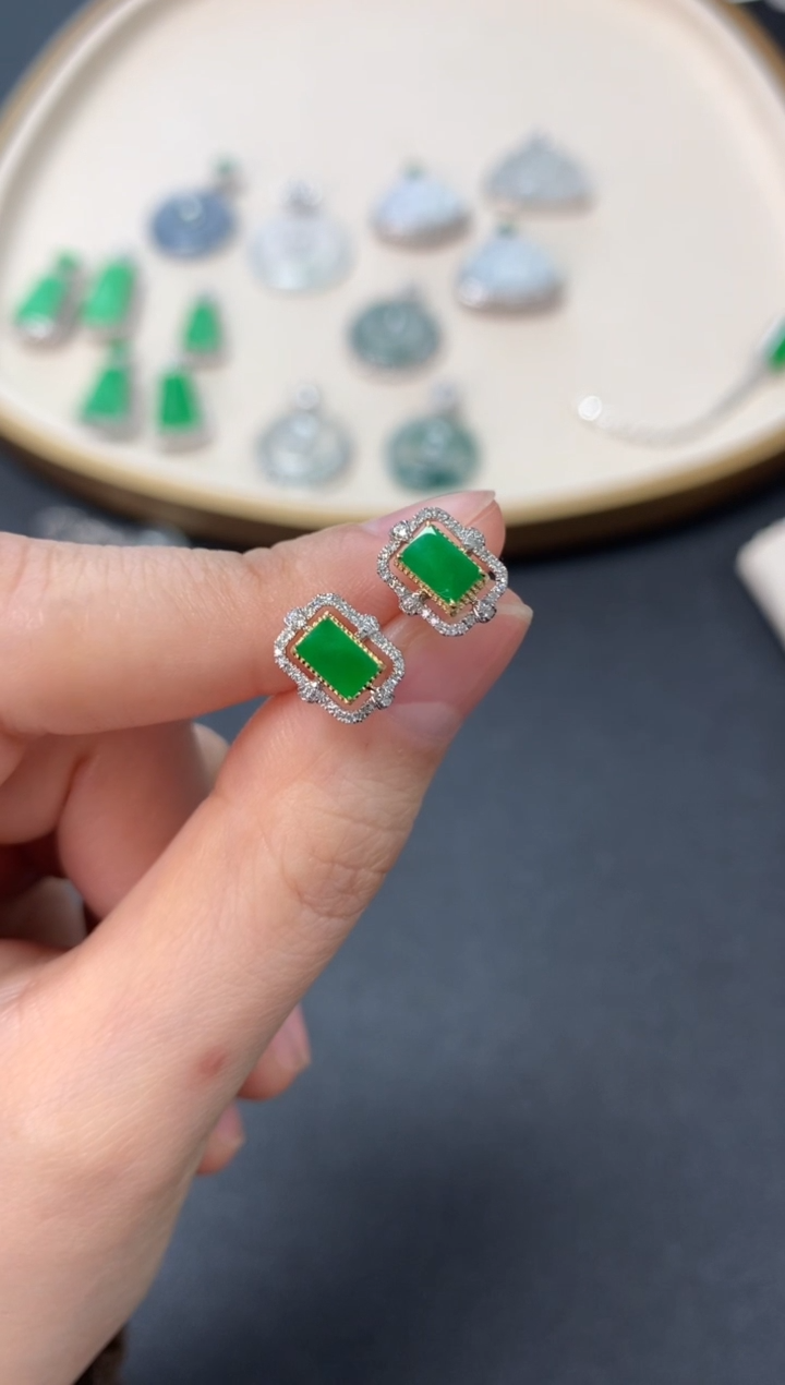 【闪购商品】翡翠耳饰18K金镶嵌耳饰3200