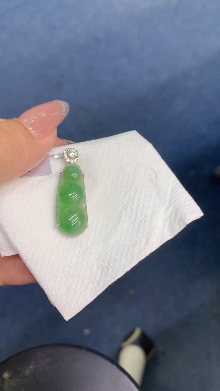 颈饰未镶嵌翡翠1