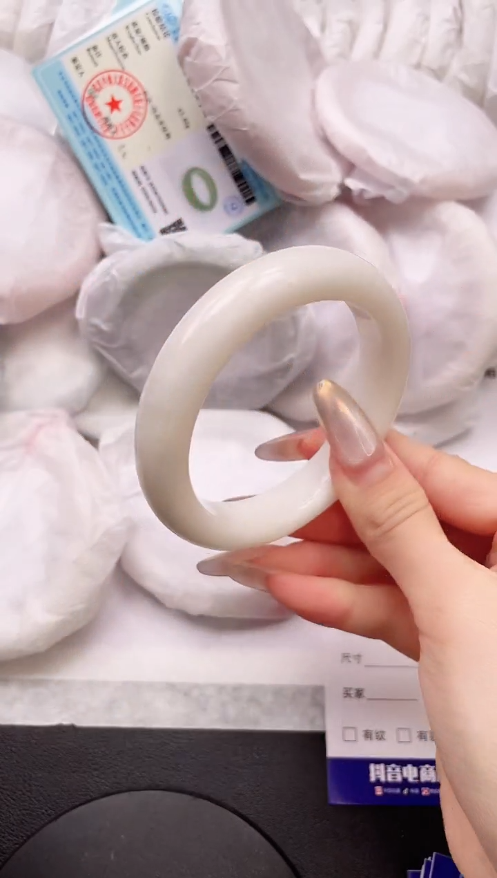 【闪购商品】和田玉手镯未镶嵌4K380-59