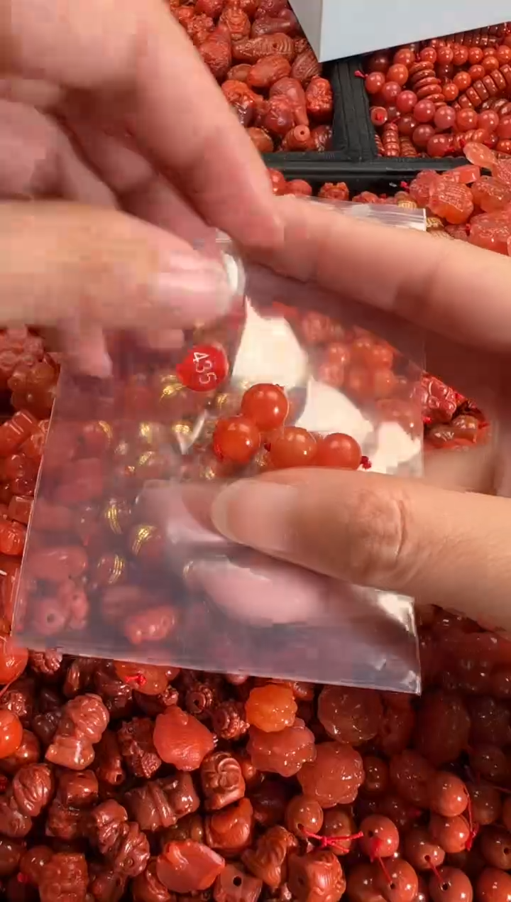 【闪购商品】南红玛瑙颈饰未镶嵌1