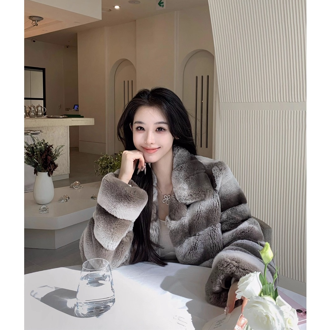 【Eman】千山暮雪 2025秋冬新款稀有龙猫色獭兔皮草外套女翻领短款
