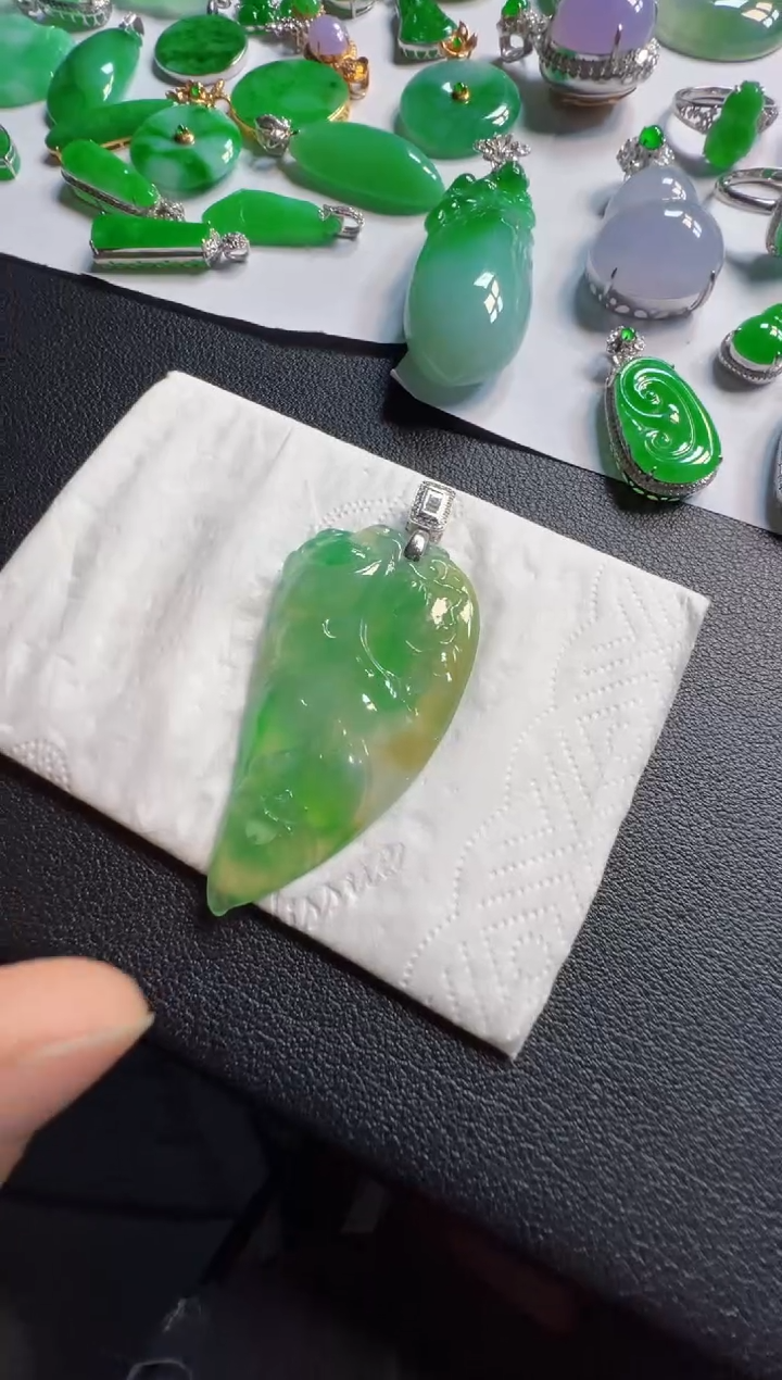 吊坠(不含链)18K金镶嵌翡翠2380