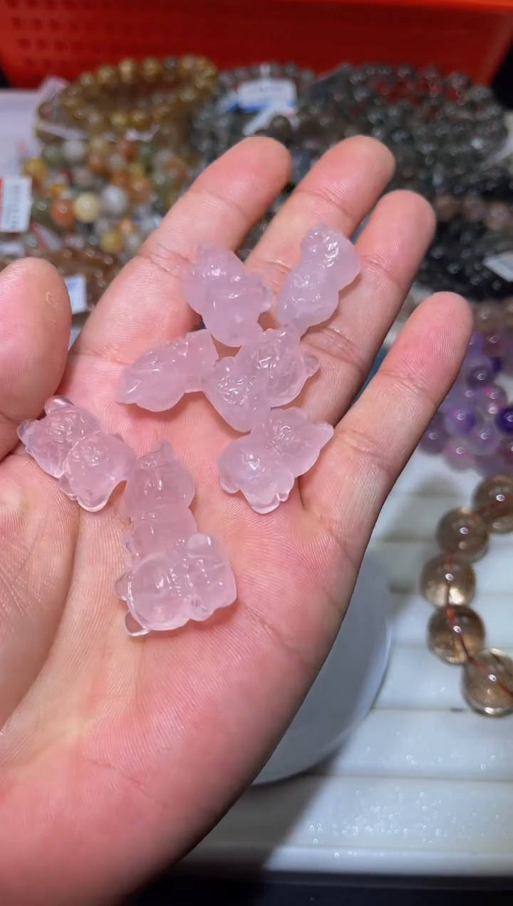 水晶手串未镶嵌L3-粉晶雕刻件-多样性发其一