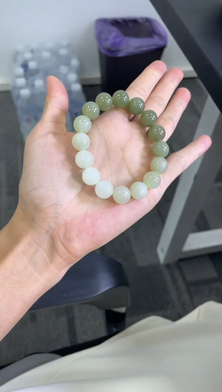 未镶嵌手链和田玉沩**乖和田玉手串