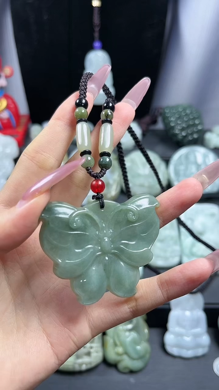 【闪购商品】翡翠颈饰未镶嵌小蝴蝶