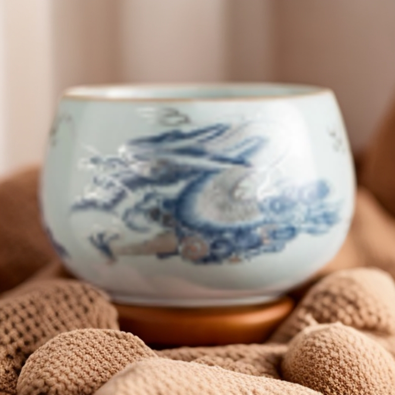 天青汝窑禅定祥云龙纹龙蛋杯