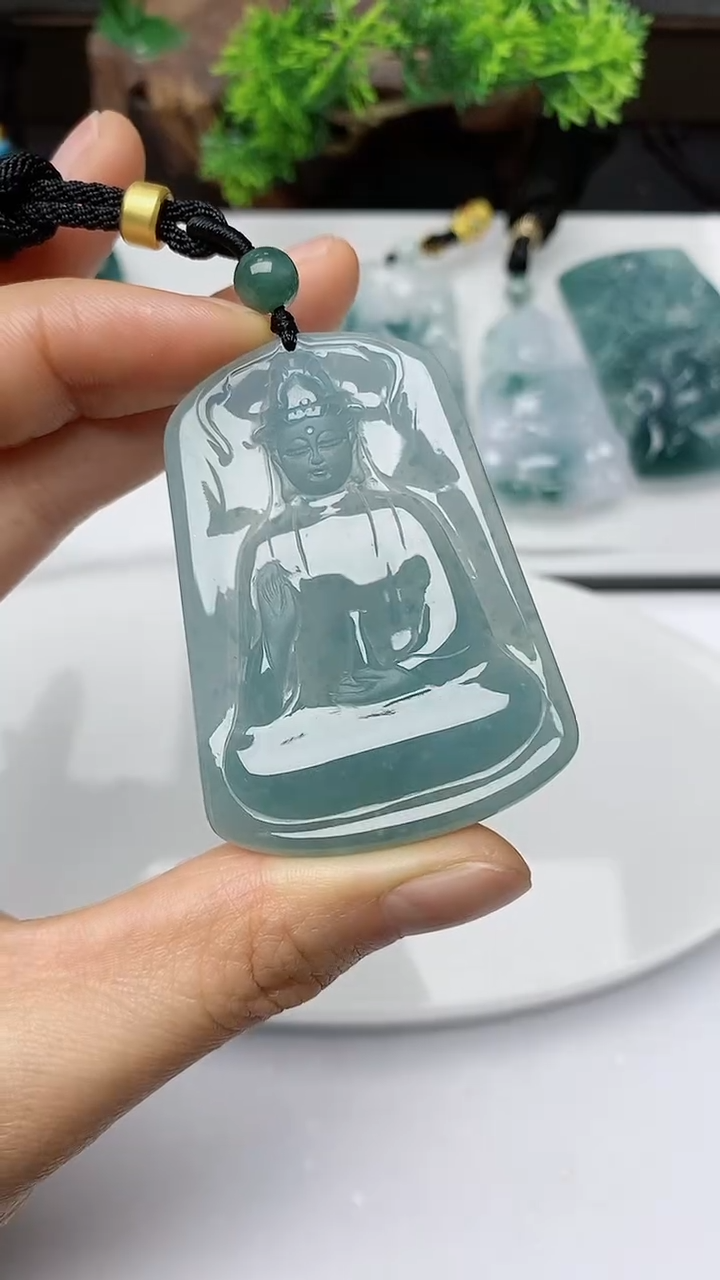 【闪购商品】翡翠颈饰未镶嵌        