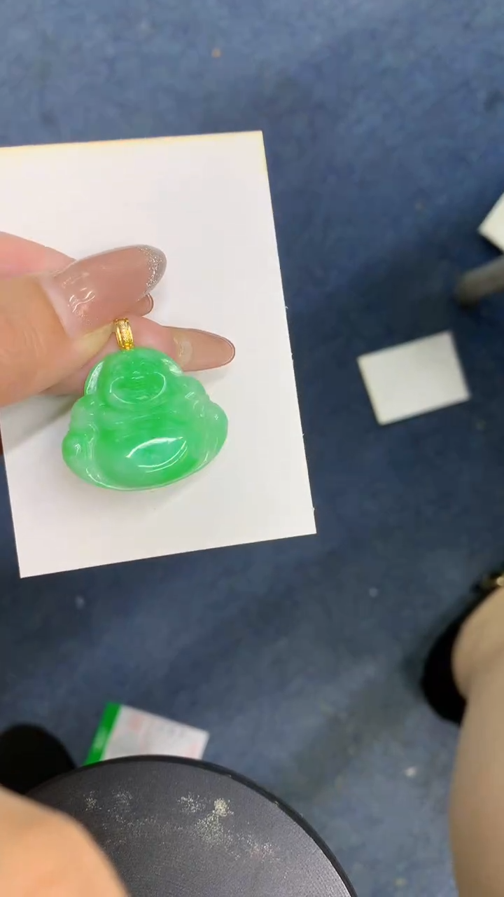 颈饰18K金镶嵌翡翠1