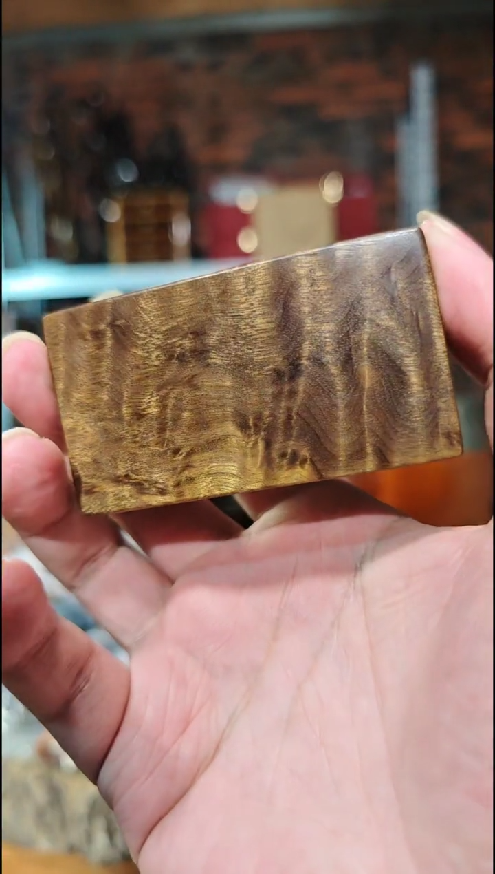 金丝楠无事牌手把件