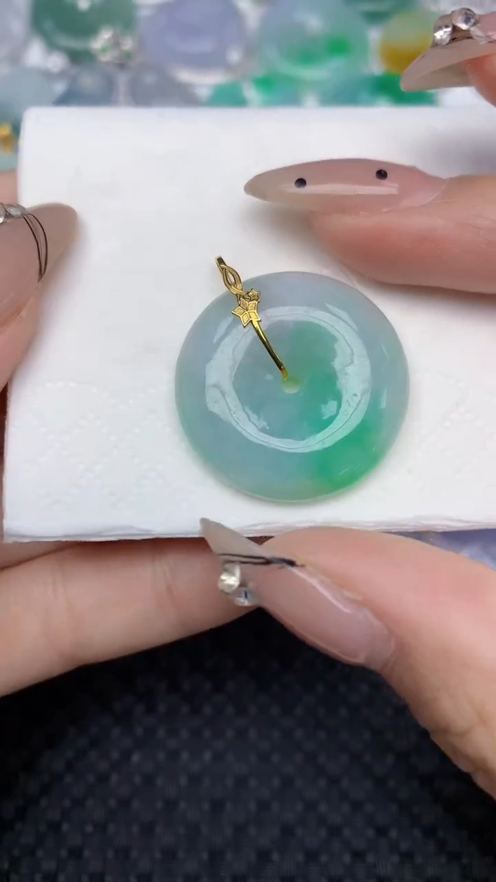 颈饰18K金镶嵌翡翠天然缅甸翡翠a货百元以上9元证书费自理