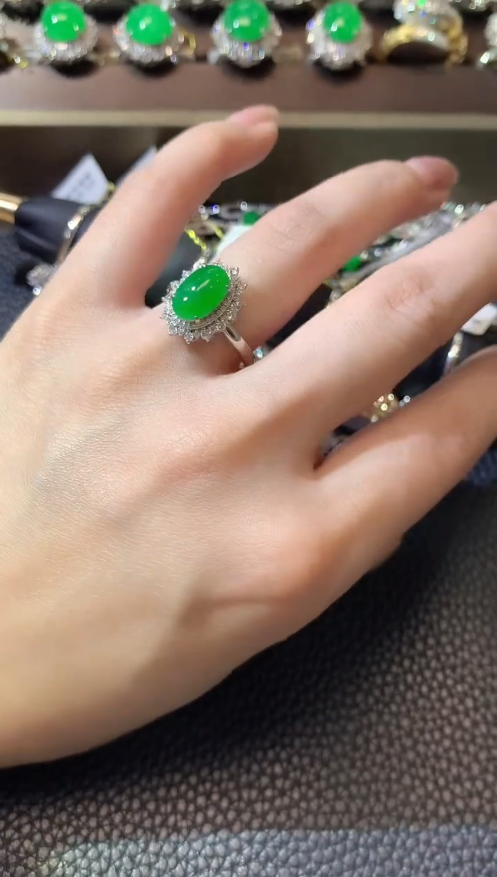 【闪购商品】翡翠戒指18K金镶嵌B45翡翠