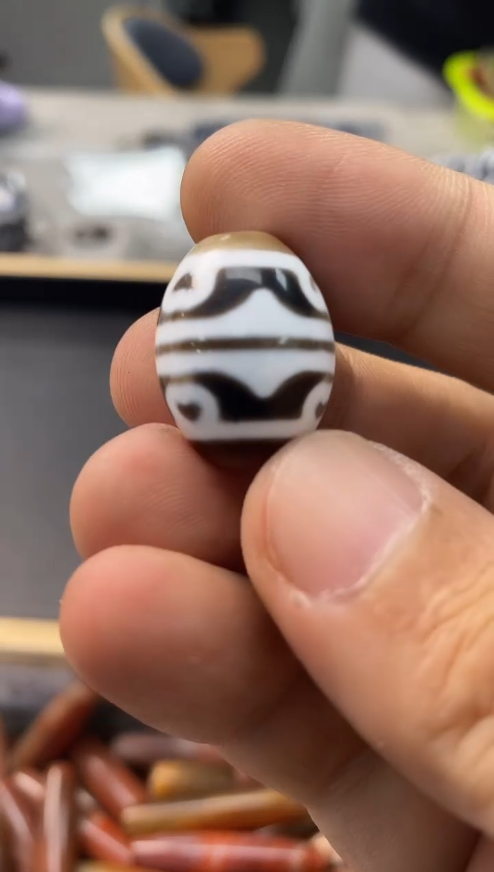 玛瑙/玉髓颈饰未镶嵌-1203 -86 颜色状态大小多样性发一个 