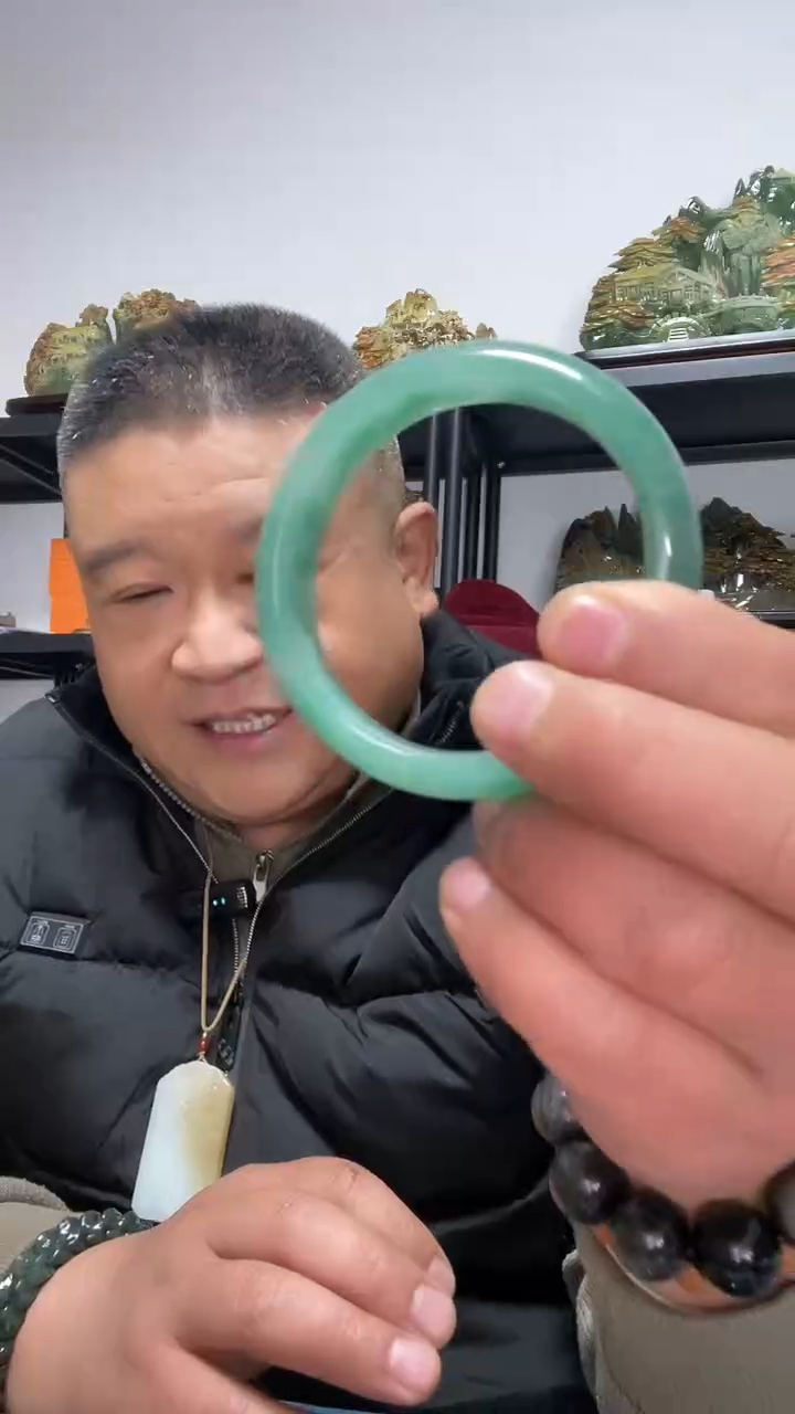 未镶嵌手镯石英质玉非洲翠63mm圈口