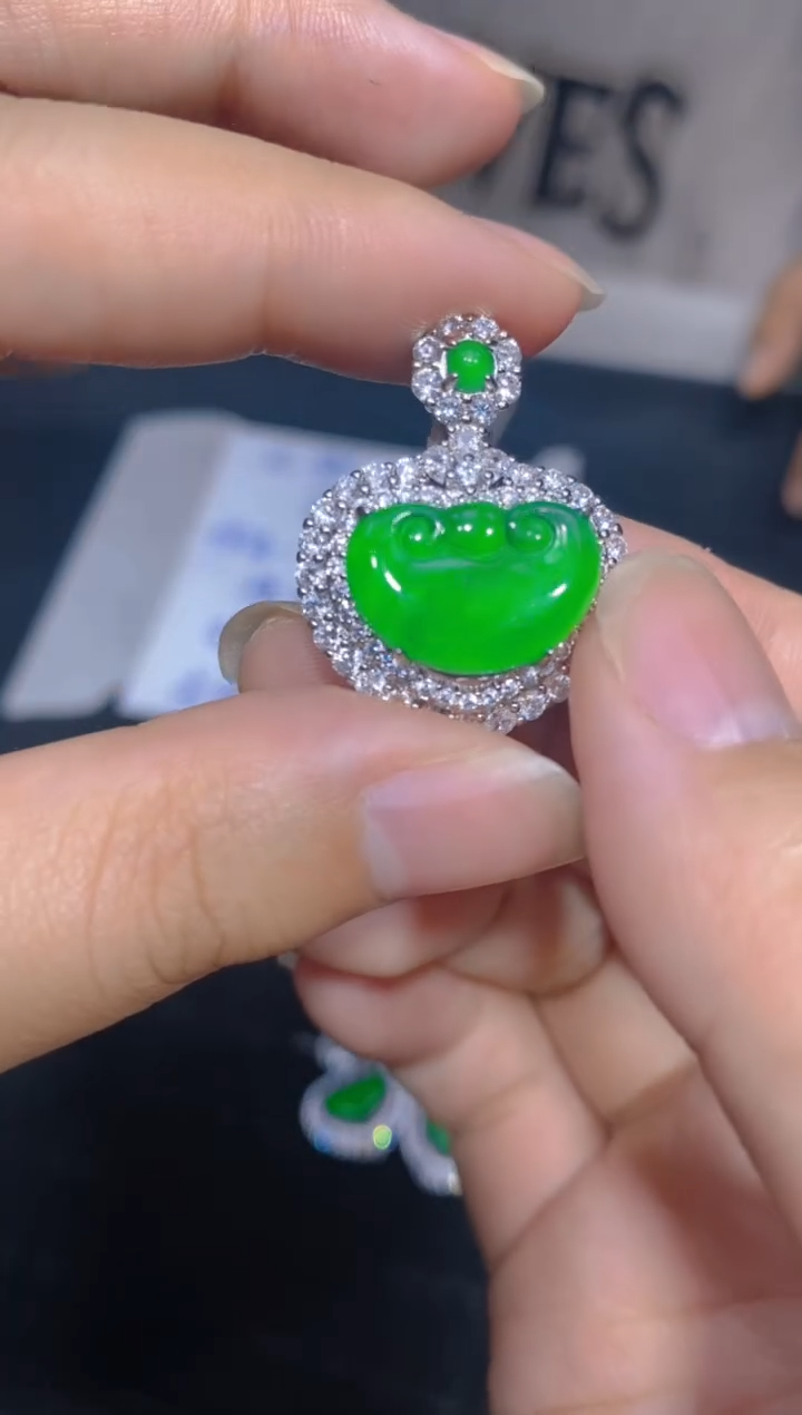 【闪购商品】定制翡翠未镶嵌12多样性发货(发其一）